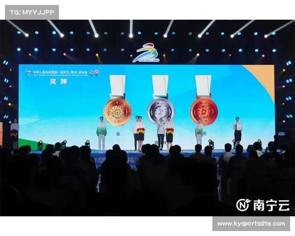 崆峒颁奖礼突发风波 冠军选手拒领奖牌公开抗议裁判判罚 崆峒颁奖礼突发风波 冠军选手拒领奖牌公开抗议裁判判罚